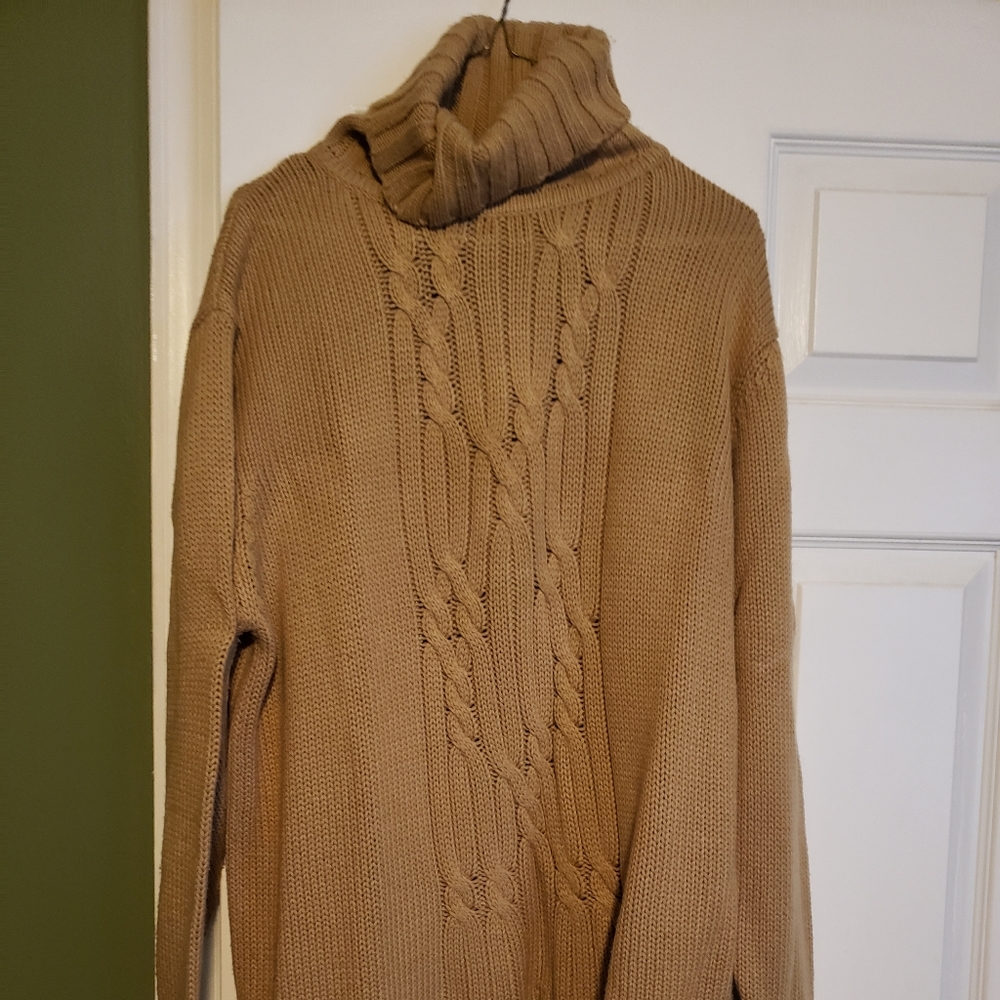 Beautiful sweater 3 sweaters  for  35